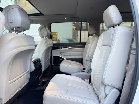 Used 2022 Jeep Wagoneer Series III w/ Premium Group I image 20