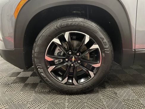 Used 2022 Chevrolet TrailBlazer LT w/ Driver Confidence Package image 11