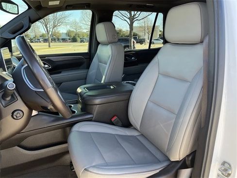 Used 2022 GMC Yukon SLT w/ SLT Premium Package image 28