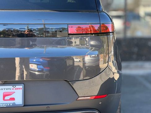 Used 2024 Land Rover Range Rover Sport SE image 16