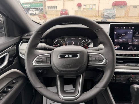Used 2023 Jeep Compass Limited AWD/4WD image 8