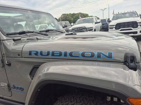 Used 2023 Jeep Wrangler Unlimited Rubicon 4xe w/ Cold Weather Group AWD/4WD image 10