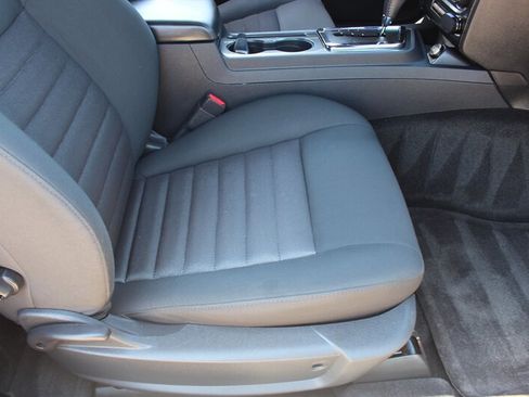 Used 2010 Dodge Challenger R/T RWD image 13