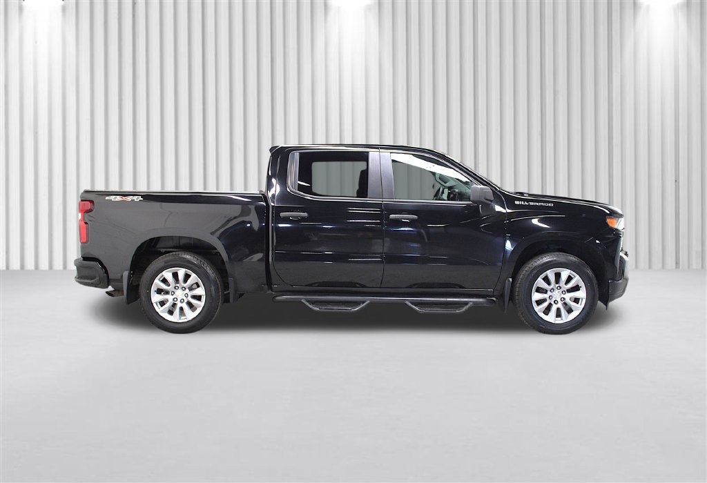 Used 2020 Chevrolet Silverado 1500 Custom w/ Custom Value Package AWD/4WD image 2