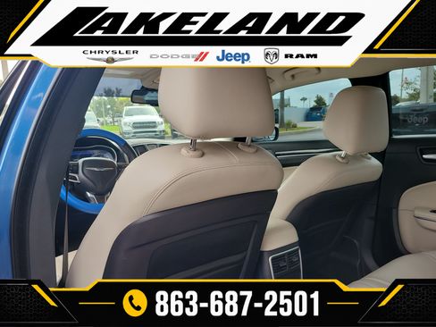 Used 2022 Chrysler 300 Touring L RWD image 12