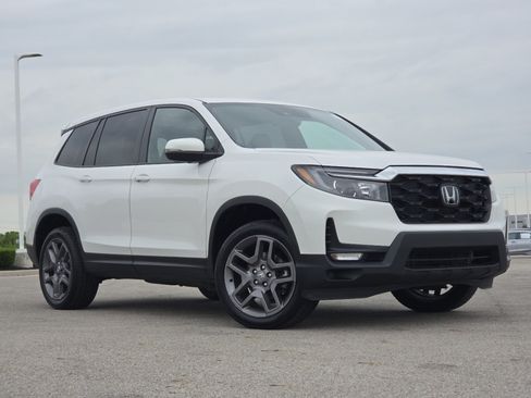 Used 2023 Honda Passport EX-L image 2