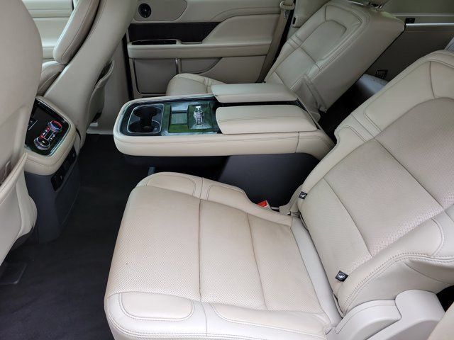 Used 2020 Lincoln Navigator Reserve RWD image 12