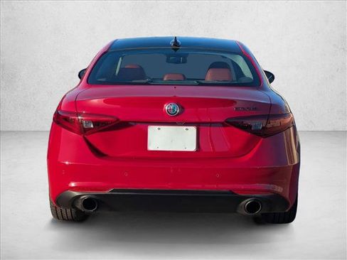 Used 2020 Alfa Romeo Giulia w/ Nero Edizione image 7