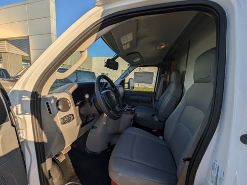 New 2026 Ford E-450 and Econoline 450 Super Duty w/ Power Equipment Group image 9