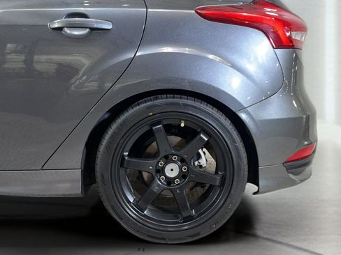 Used 2017 Ford Focus ST FWD image 37