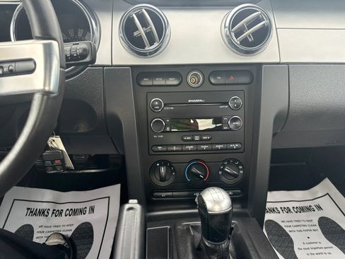 Used 2009 Ford Mustang GT Premium image 20