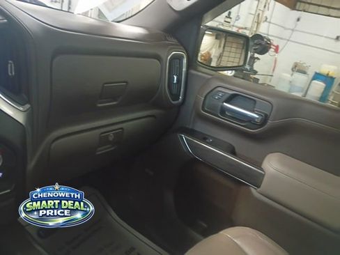 Used 2019 Chevrolet Silverado 1500 LTZ w/ LTZ Premium Package AWD/4WD image 16