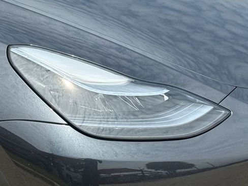 Used 2025 Tesla Model Y Long Range RWD image 4