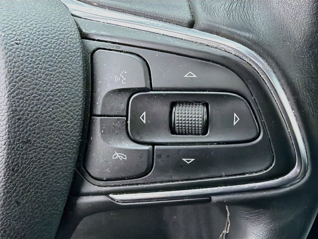 Used 2023 Buick Envision Essence w/ Sport Touring Package FWD image 13