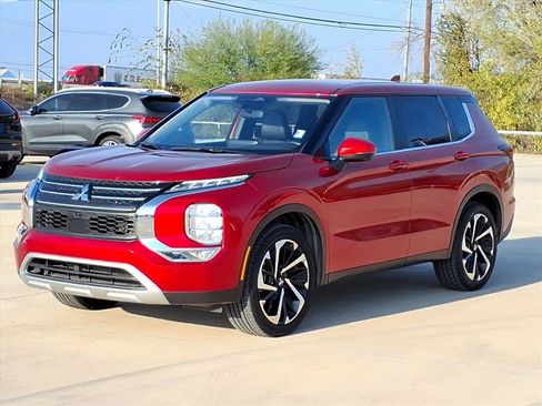 Used 2024 Mitsubishi Outlander SE image 5