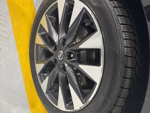 Used 2019 Nissan Sentra SR FWD image 34