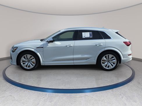 Used 2022 Audi e-tron S Prestige AWD/4WD image 8