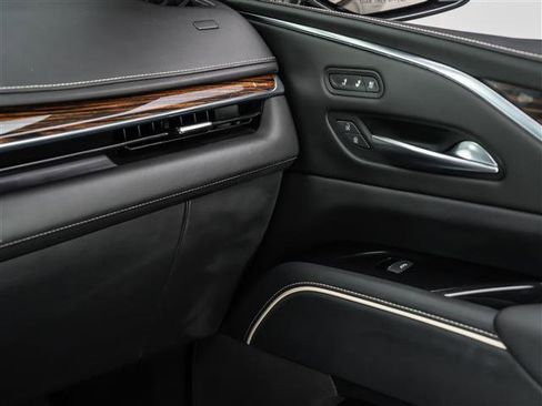 Used 2022 Cadillac Escalade Premium Luxury image 30