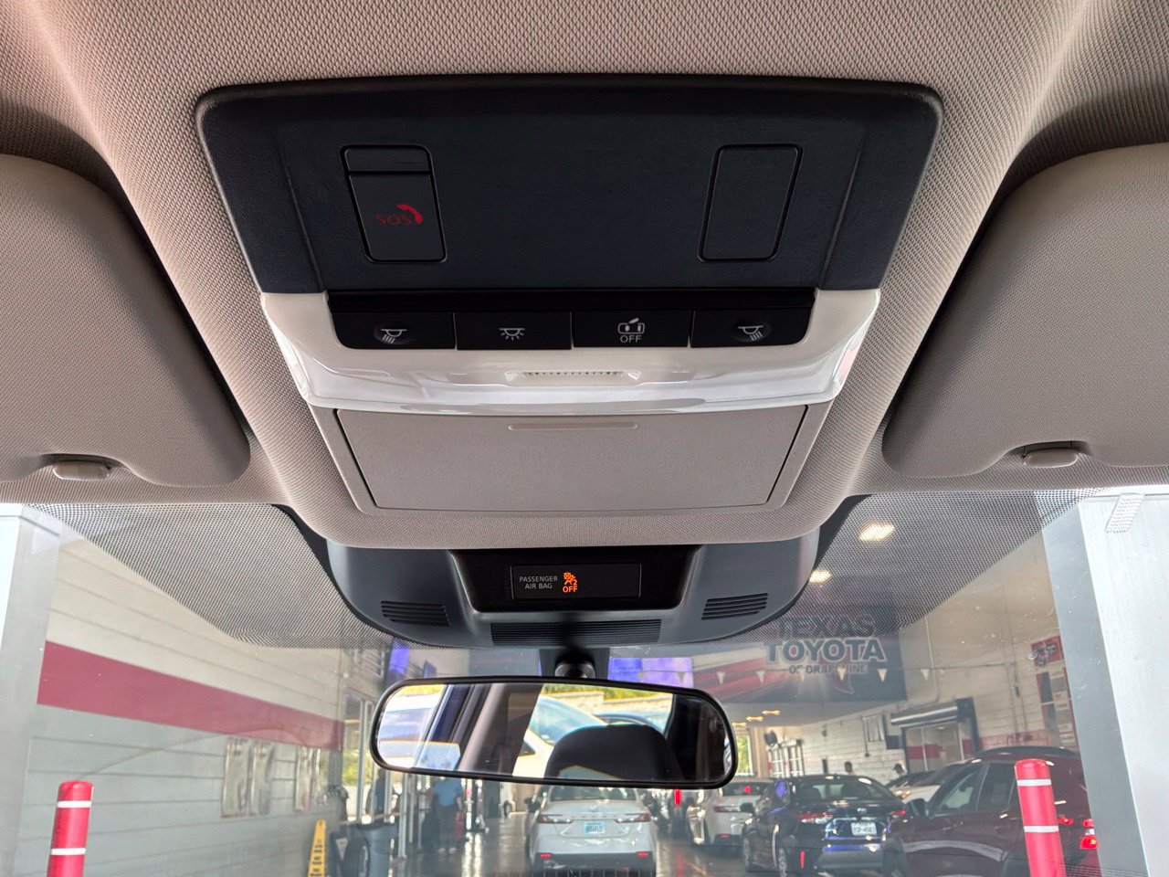 Used 2025 Nissan Rogue SV FWD image 16