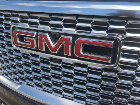 Used 2023 GMC Yukon Denali w/ Denali Reserve Package AWD/4WD image 32