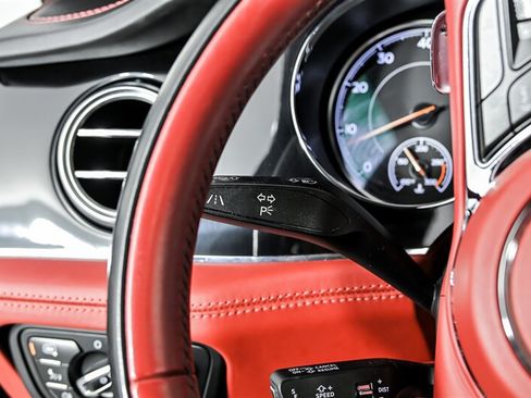 Used 2017 Bentley Bentayga AWD/4WD image 3