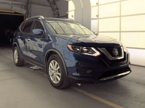 Used 2019 Nissan Rogue SV FWD image 4