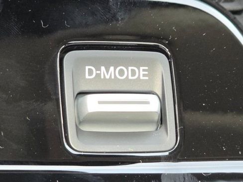 New 2025 Nissan Murano SL image 14