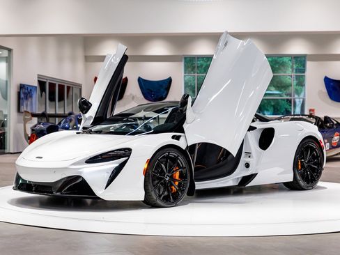 New 2026 McLaren Artura Spider RWD image 37