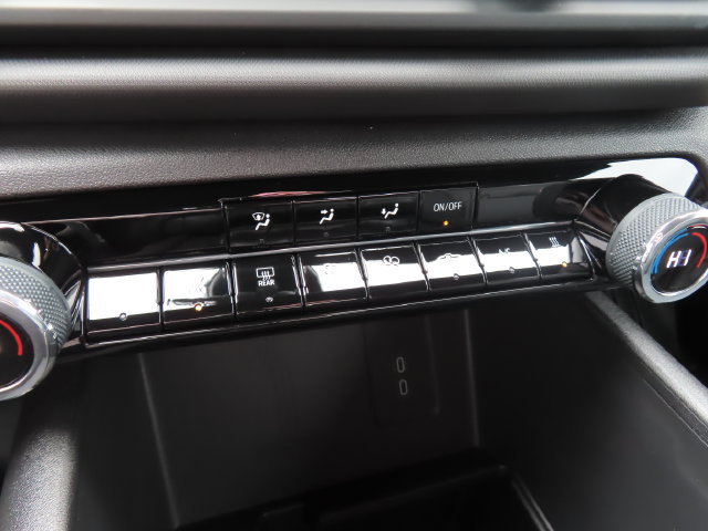 Certified 2025 Chevrolet Silverado EV W/T AWD/4WD image 33