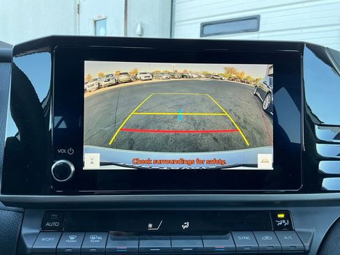 Used 2025 Toyota Camry LE image 30