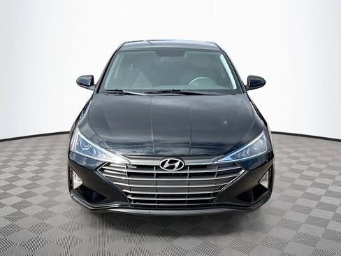 Used 2019 Hyundai Elantra SE image 2