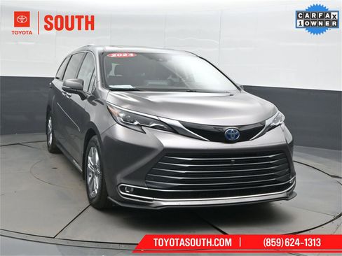Used 2024 Toyota Sienna Platinum image 5