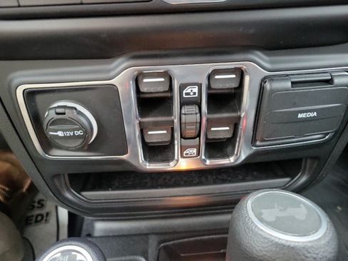 Used 2023 Jeep Wrangler Unlimited Sport AWD/4WD image 13