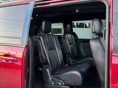 Used 2015 Dodge Grand Caravan R/T w/ Driver Convenience Group FWD image 13
