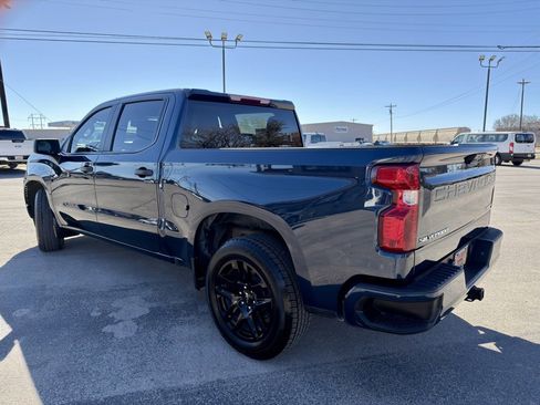 Used 2022 Chevrolet Silverado 1500 Custom image 3