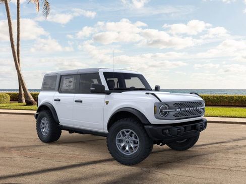 New 2025 Ford Bronco Badlands image 7