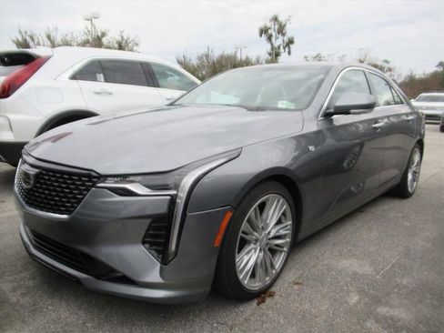 Used 2022 Cadillac CT4 Premium Luxury image 2