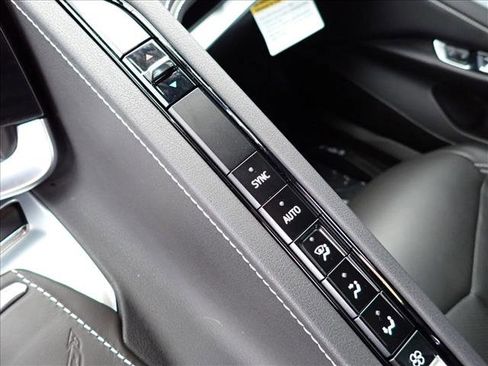 Used 2023 Chevrolet Corvette Stingray Coupe w/ Z51 Performance Package image 16