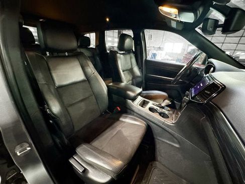 Used 2020 Jeep Grand Cherokee Altitude image 24