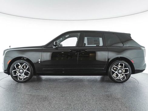 New 2025 Rolls-Royce Cullinan Black Badge image 25