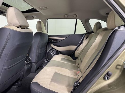 Used 2025 Subaru Outback Premium image 32