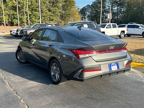 Used 2024 Hyundai Elantra SEL image 6