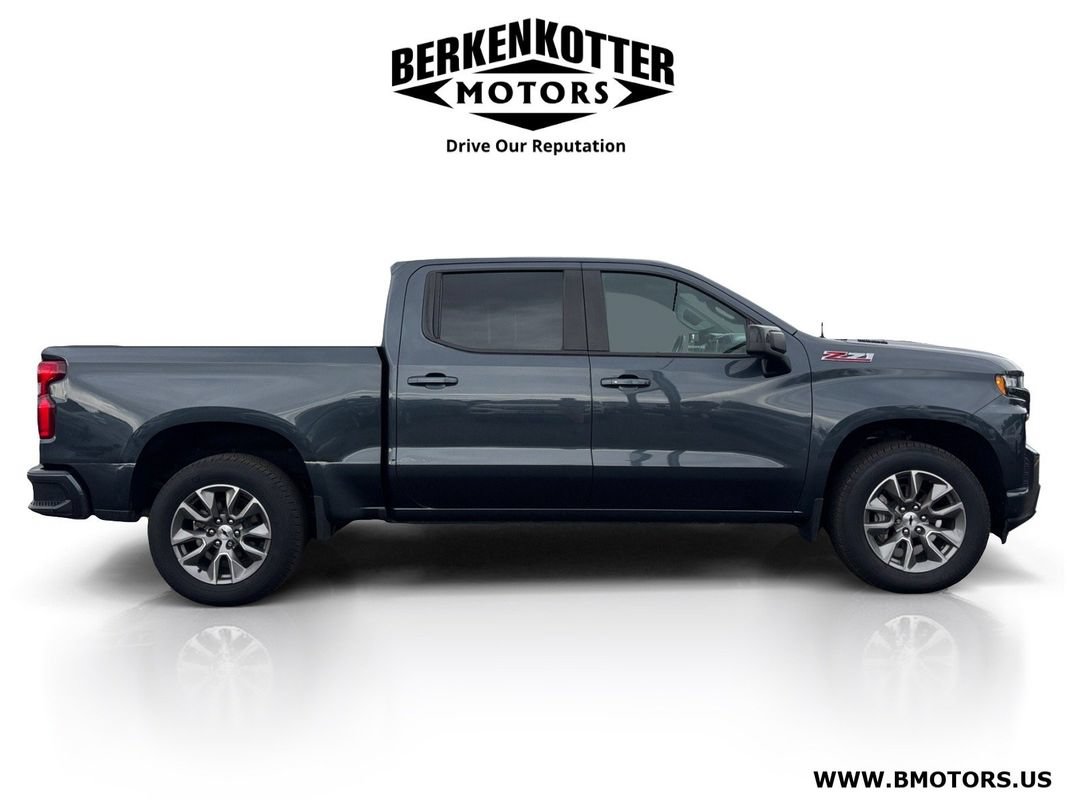 Used 2021 Chevrolet Silverado 1500 RST AWD/4WD image 2