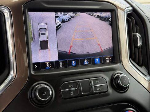 Used 2020 Chevrolet Silverado 1500 High Country w/ Technology Package AWD/4WD image 17