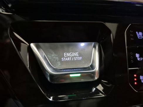 New 2026 GMC Sierra 2500 Denali Ultimate w/ LPO, Black Badging Package image 17