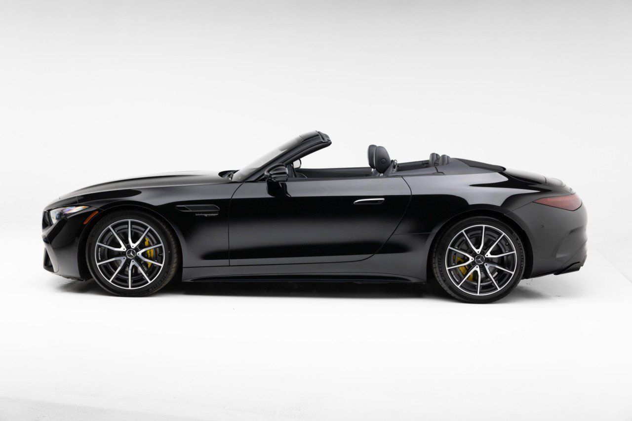 Used 2022 Mercedes-Benz SL 63 AMG 4MATIC w/ AMG Aerodynamic Package image 15