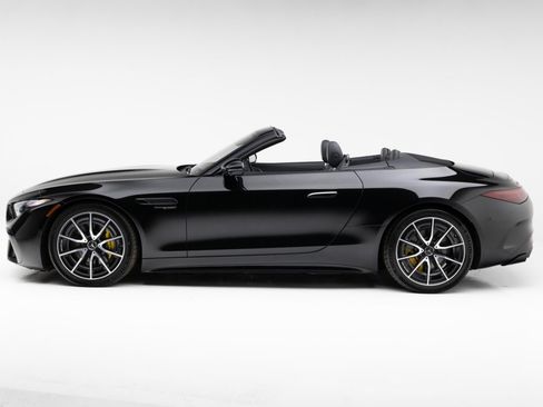 Used 2022 Mercedes-Benz SL 63 AMG 4MATIC w/ AMG Aerodynamic Package image 15