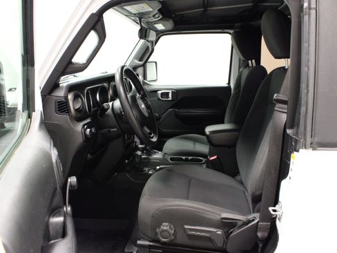 Used 2018 Jeep Wrangler Sport AWD/4WD image 17