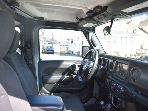 Used 2023 Jeep Wrangler Sport image 21