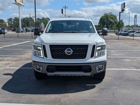 Used 2019 Nissan Titan PRO-4X w/ Pro-4x Convenience Package image 2